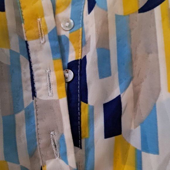Like New Small blouse with geometric print blue yellow 3 Buttons On Front - Picture 4 of 6